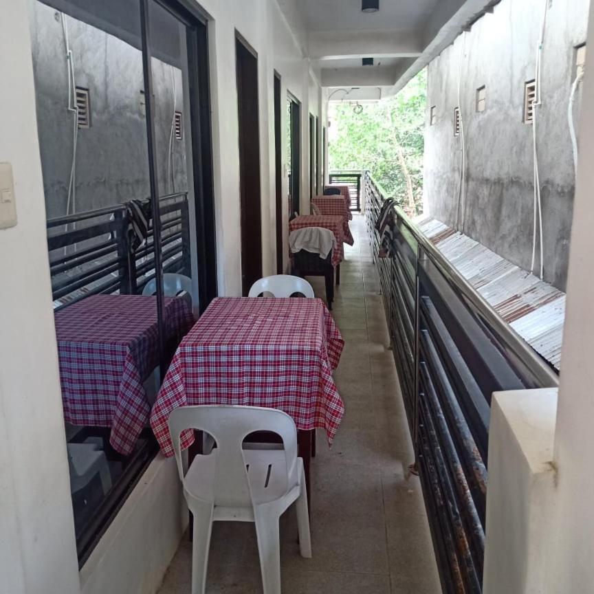 Chelle'S Apartelle-Inn El Nido Exterior photo